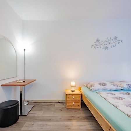 Crowonder Lucky Holiday House With Pool And Patio 30 Meters From The Beach Задар Экстерьер фото