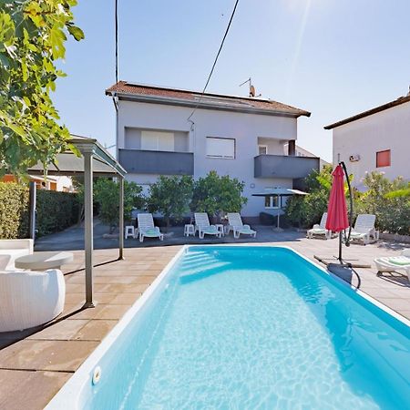 Crowonder Lucky Holiday House With Pool And Patio 30 Meters From The Beach Задар Экстерьер фото