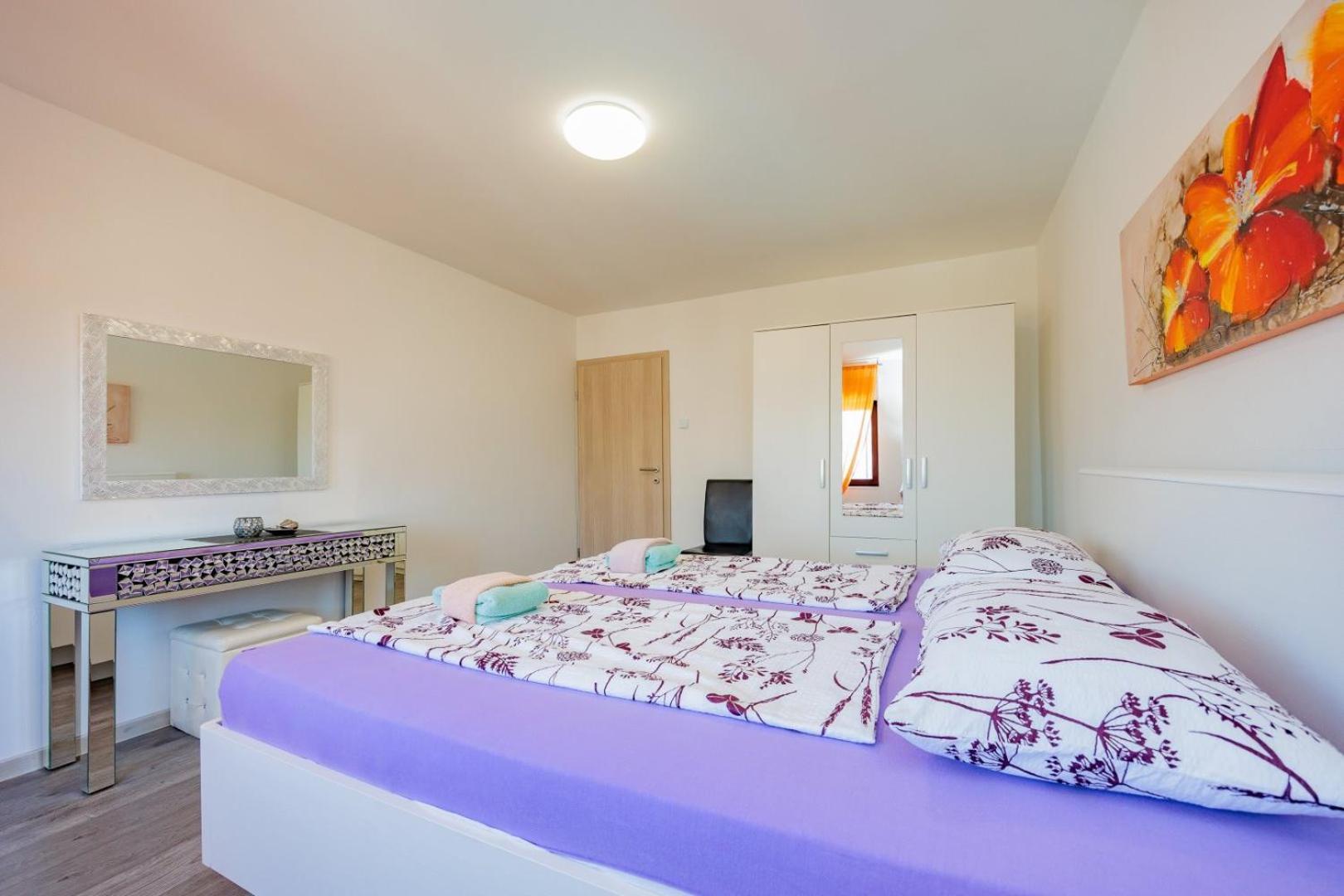 Crowonder Lucky Holiday House With Pool And Patio 30 Meters From The Beach Задар Экстерьер фото