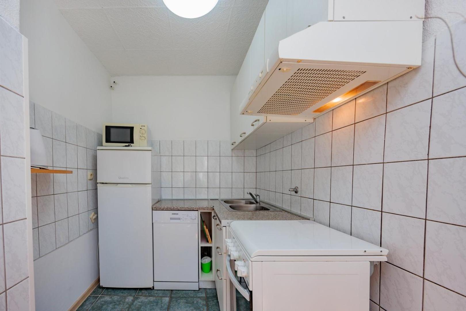 Crowonder Lucky Holiday House With Pool And Patio 30 Meters From The Beach Задар Экстерьер фото