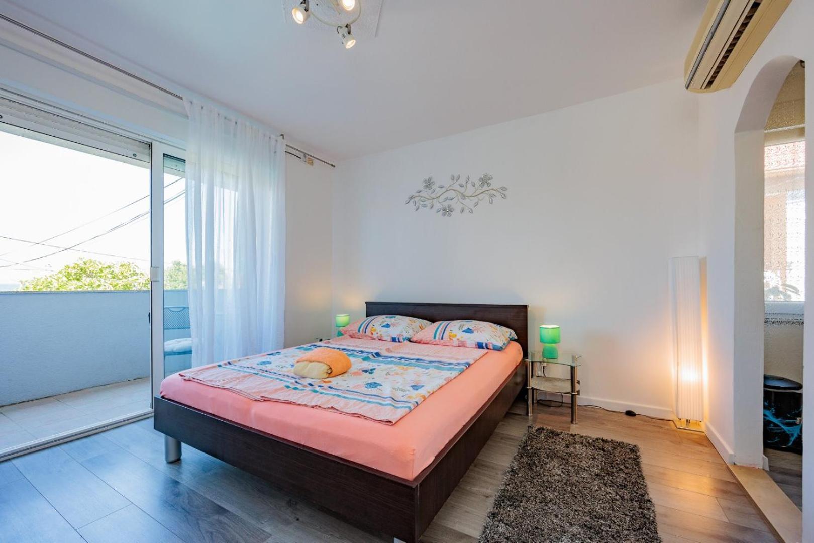 Crowonder Lucky Holiday House With Pool And Patio 30 Meters From The Beach Задар Экстерьер фото