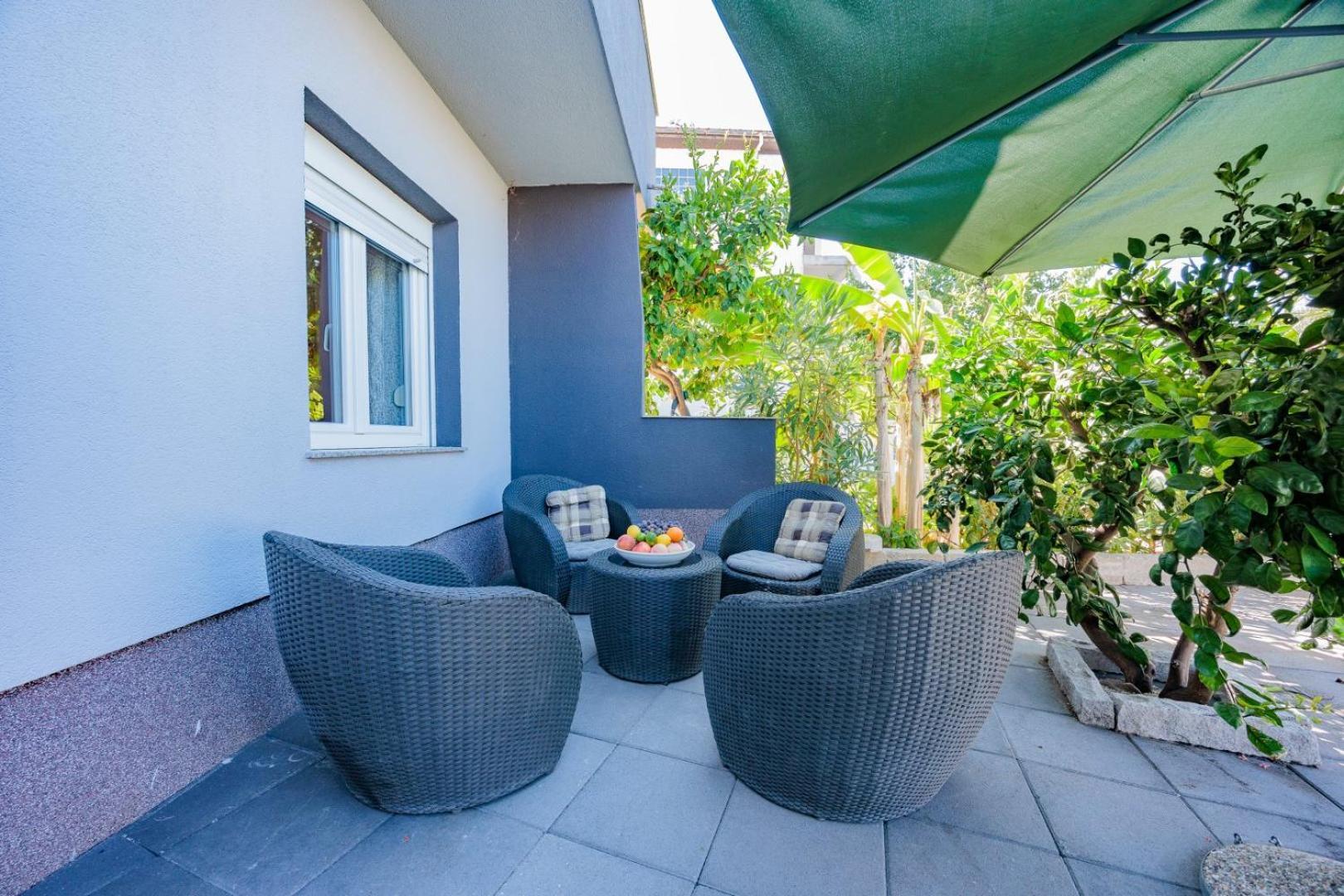 Crowonder Lucky Holiday House With Pool And Patio 30 Meters From The Beach Задар Экстерьер фото